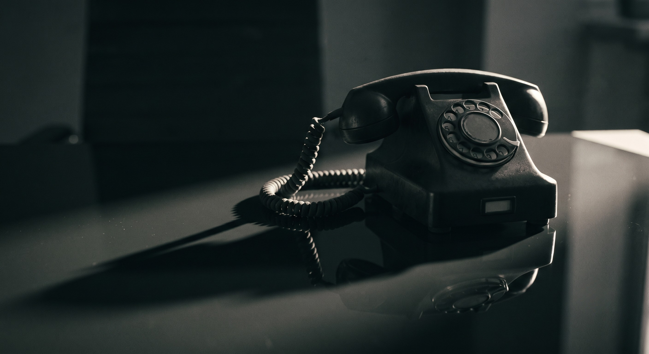 Headset und ausgedrucktes Skript: Boiler Room erkennen